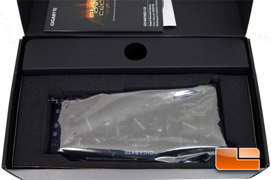 GIGABYTE GeForce GTX 470 SOC Edition Retail Box and Bundle