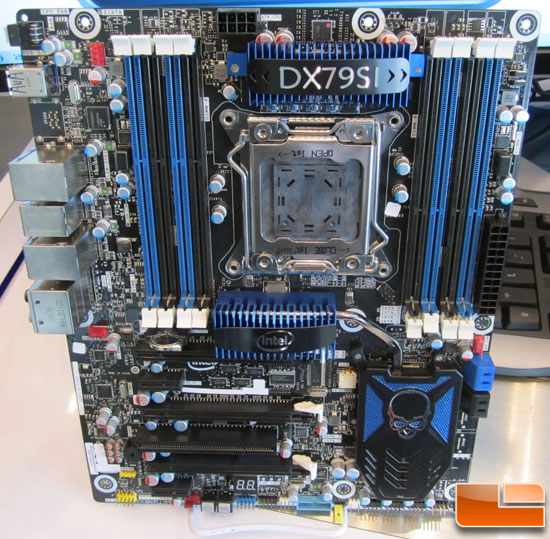 Intel DX79SI Motherboard Revealed – X79 Express Chipset