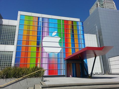 Apple Decks Out iPhone 5 Launch Venue in Bright Colors