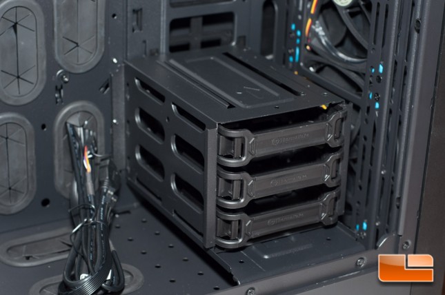 Thermaltake Core X71 - HDD Cage